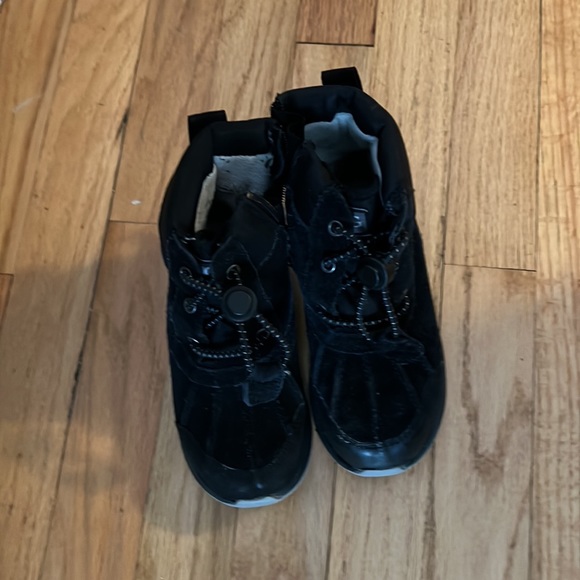 Toddler Uggs - Picture 2 of 6